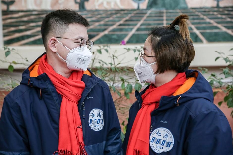 dam cuoi mua dich anh 2