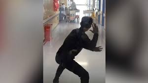 Benh nhan tron khoi phong cham soc dac biet de tap Thai cuc quyen hinh anh