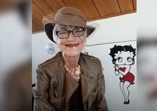 Cu ba bi ung thu phoi tro thanh hien tuong mang nho tinh than lac quan hinh anh