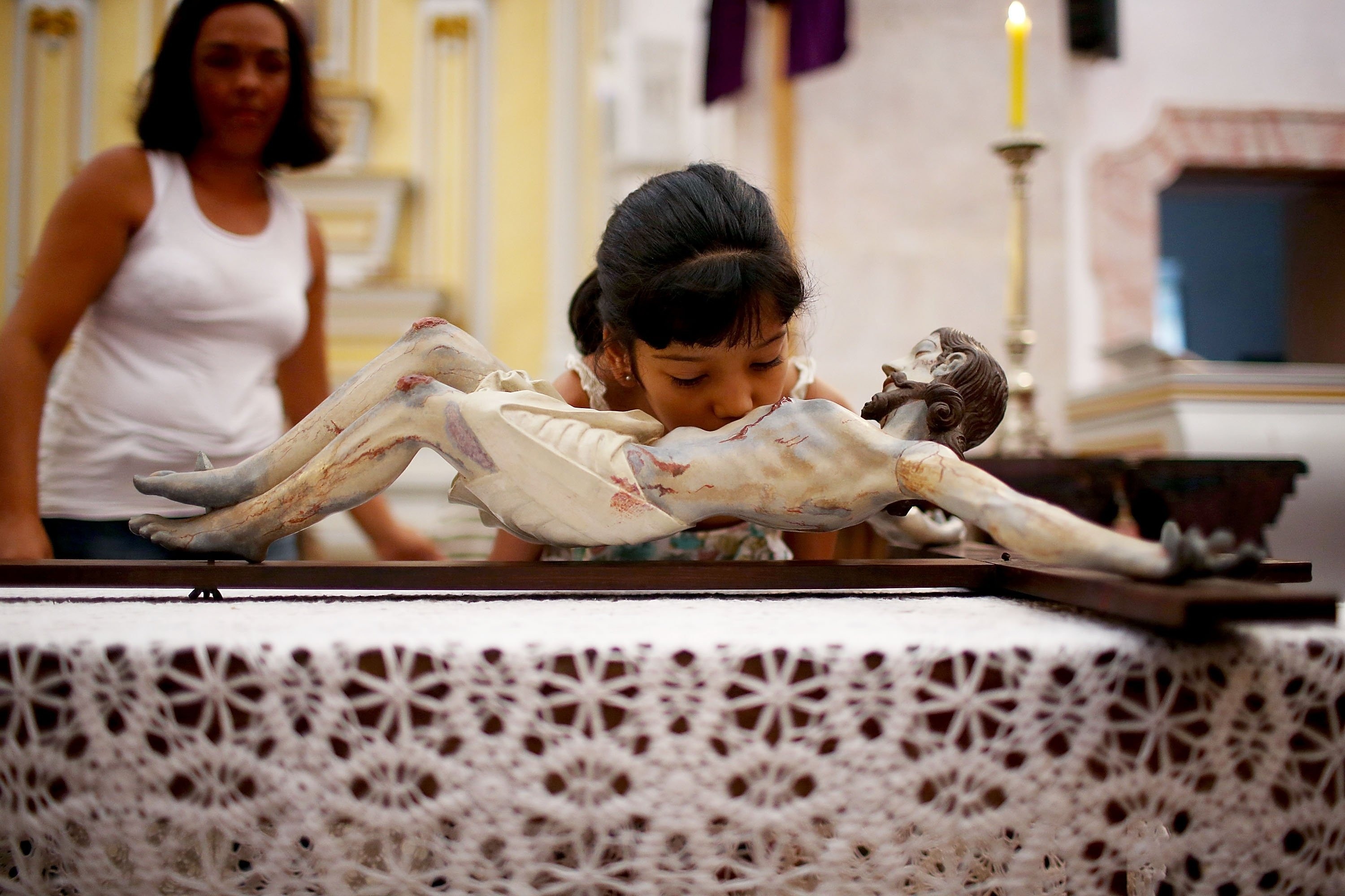 covid-19 thay doi cach chao hoi anh 6