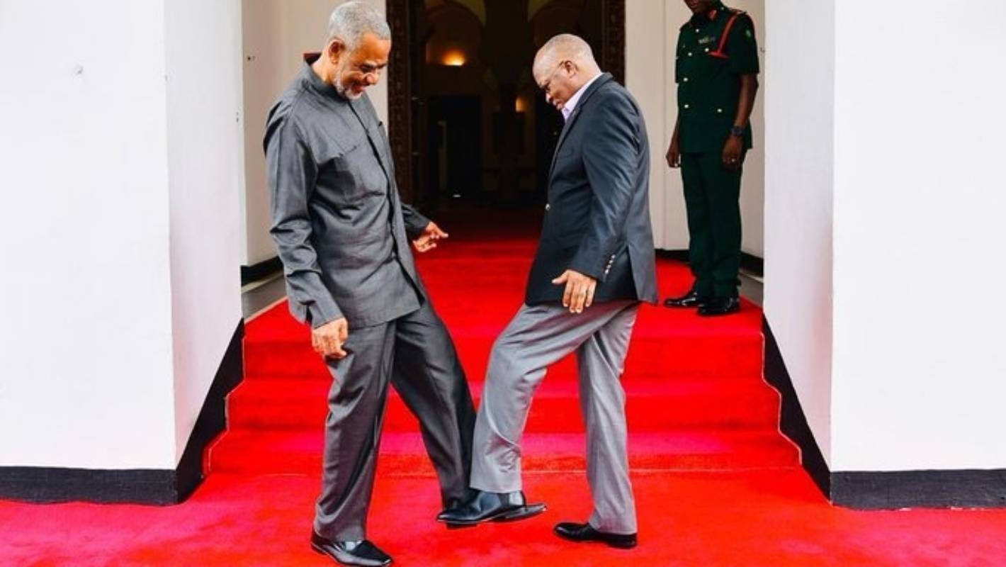 covid-19 thay doi cach chao hoi anh 4