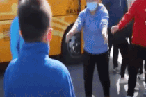 Khoanh khac doan tu cua y ta va con trai sau 1 thang chong dich hinh anh