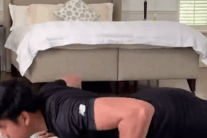 Bo truong 9X cua Malaysia khoi xuong thu thach tap the duc tai nha hinh anh