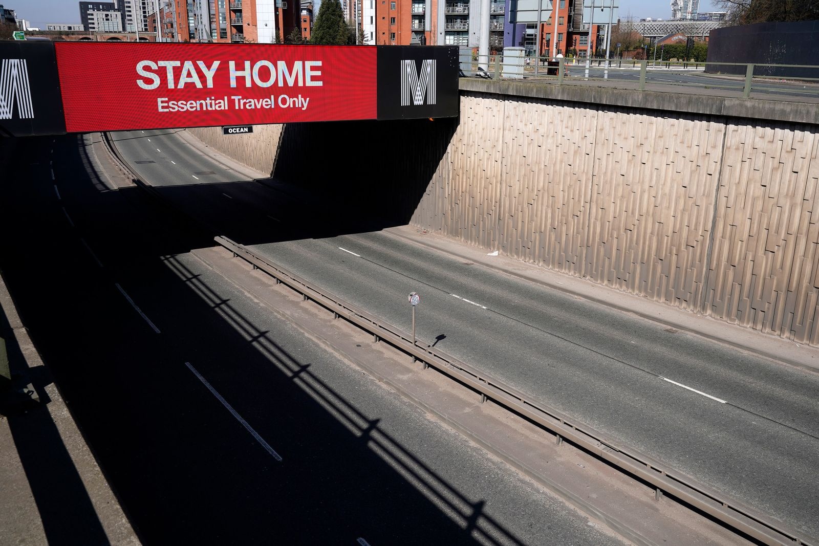 cuoc song giua mua dich anh 5