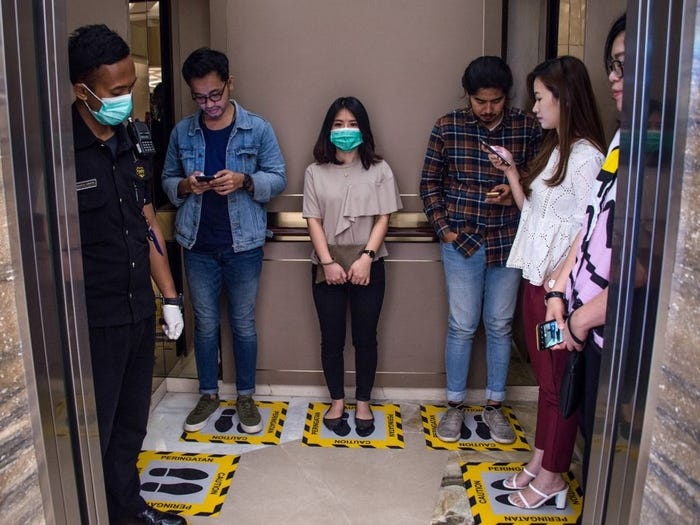 cach ly xa hoi anh 8