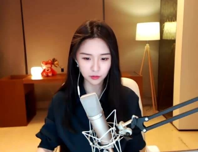 streamer lộ mặt thật ảnh 1 streamer lo mat that anh 1