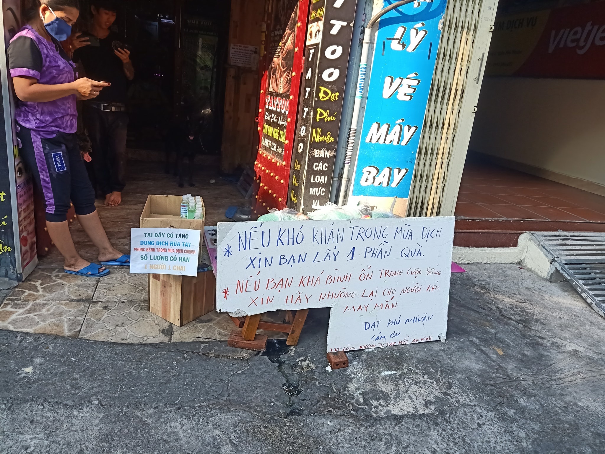 phat thuc an mien phi anh 8