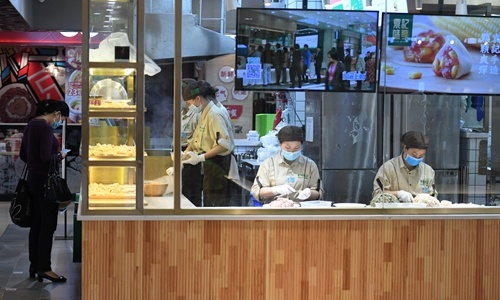 chu quan an nhiem virus anh 1