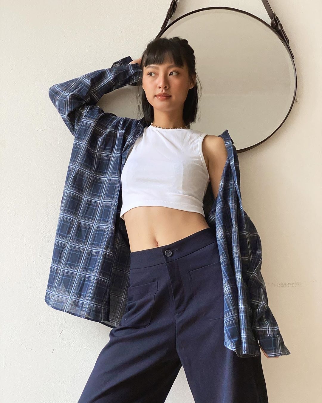 hot girl khoe co bung anh 9