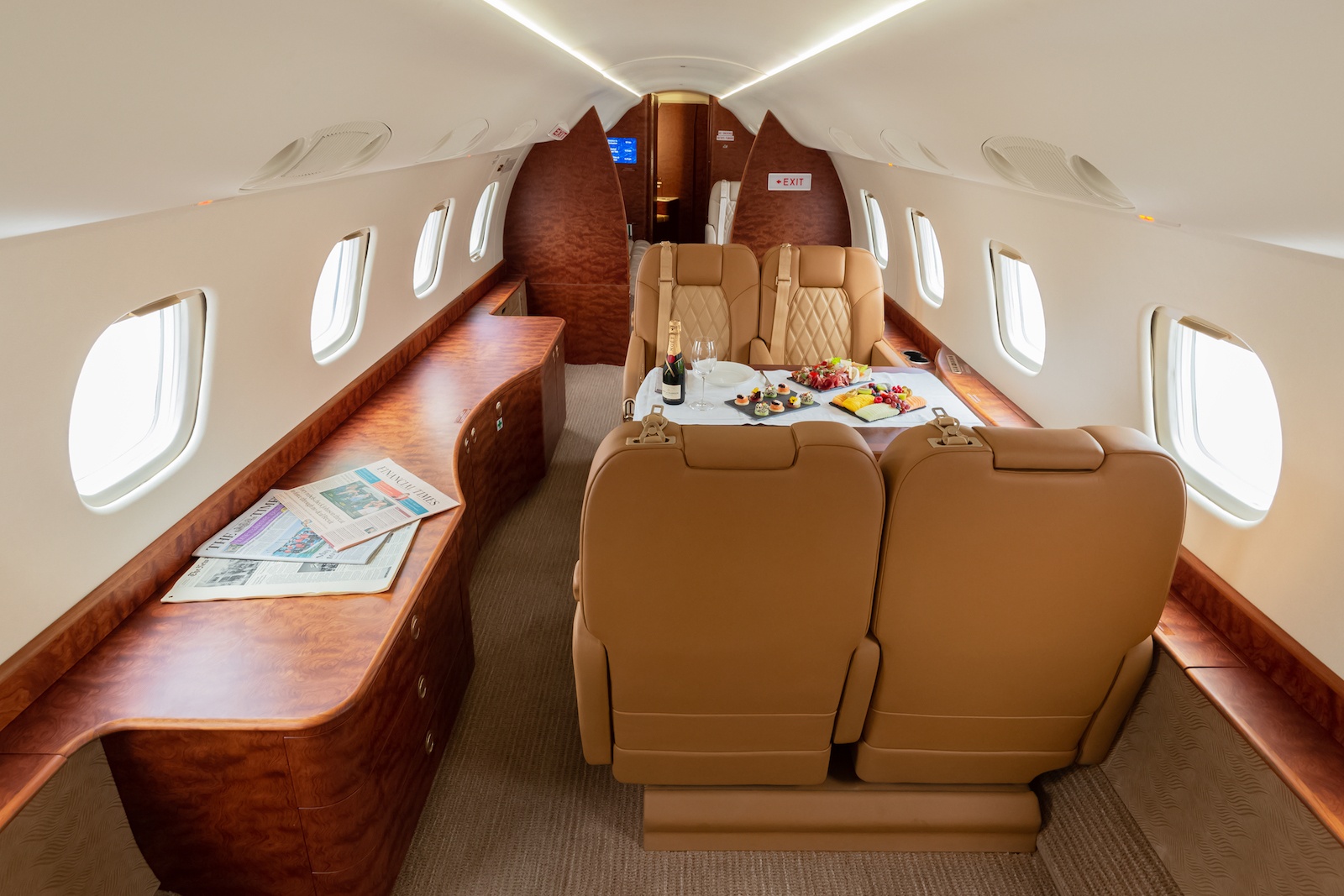 ty phu cach ly anh 4