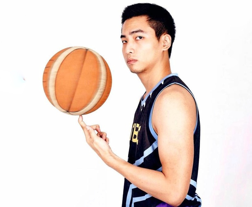 ban gai cau thu bong ro anh 1