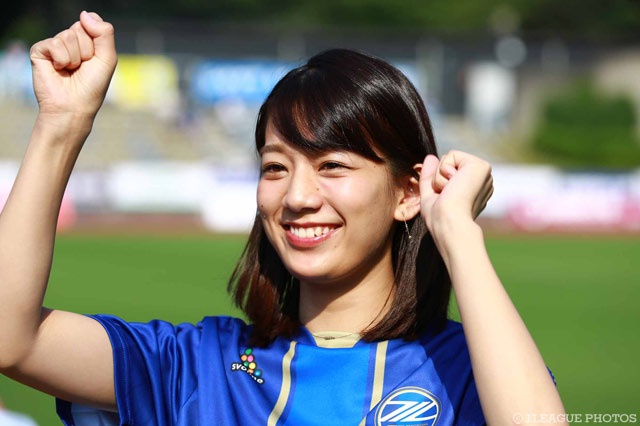 Nu giam doc J.League goi cam la 'hinh mau' cua fan bong da Nhat Ban hinh anh