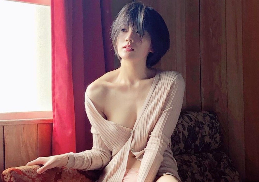 Ve goi cam cua nu giam doc danh du J.League hinh anh