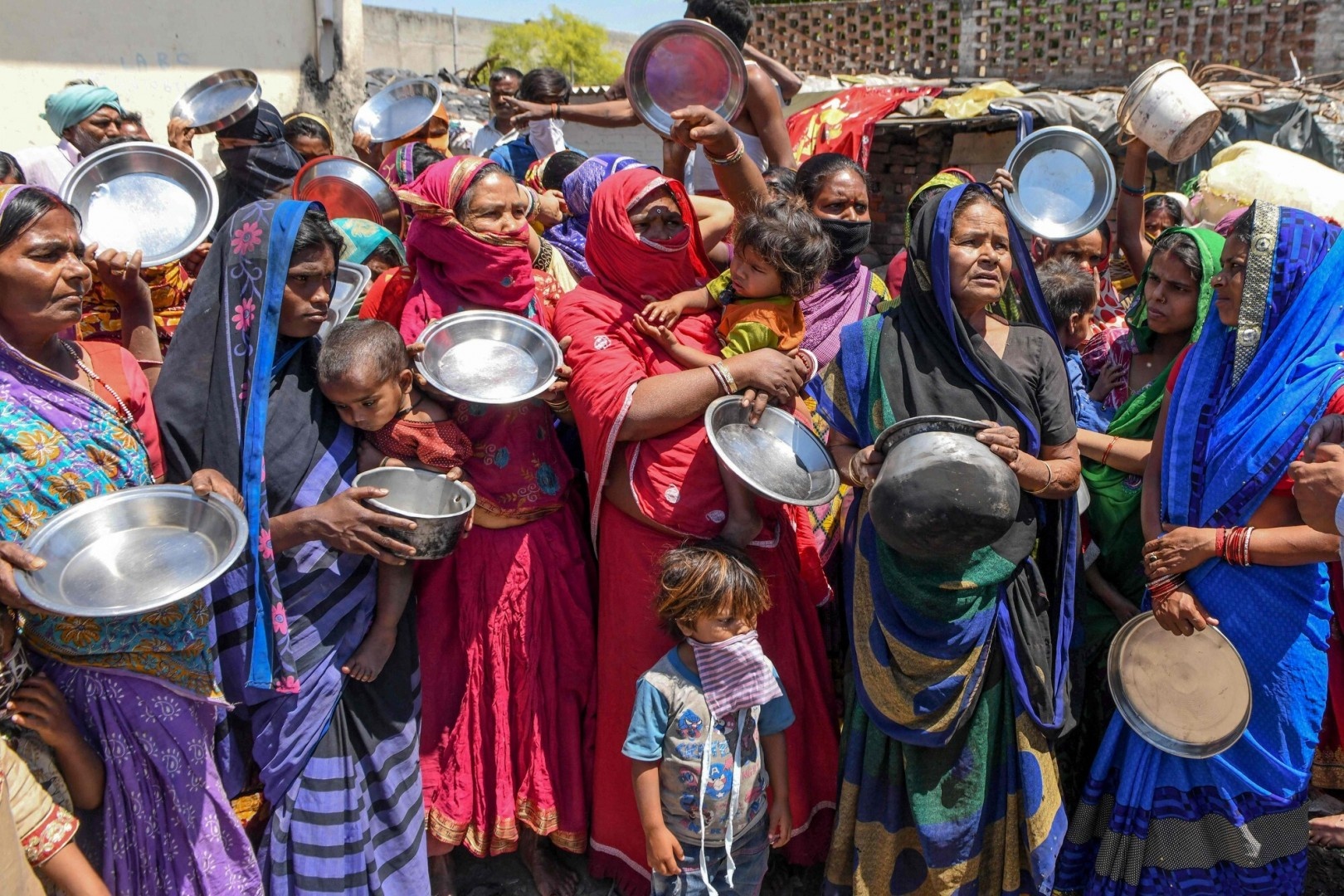 nan doi covid-19 anh 2