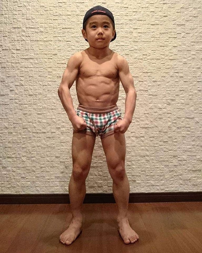 cậu bé cơ bắp ảnh 3 cau be co bap anh 3