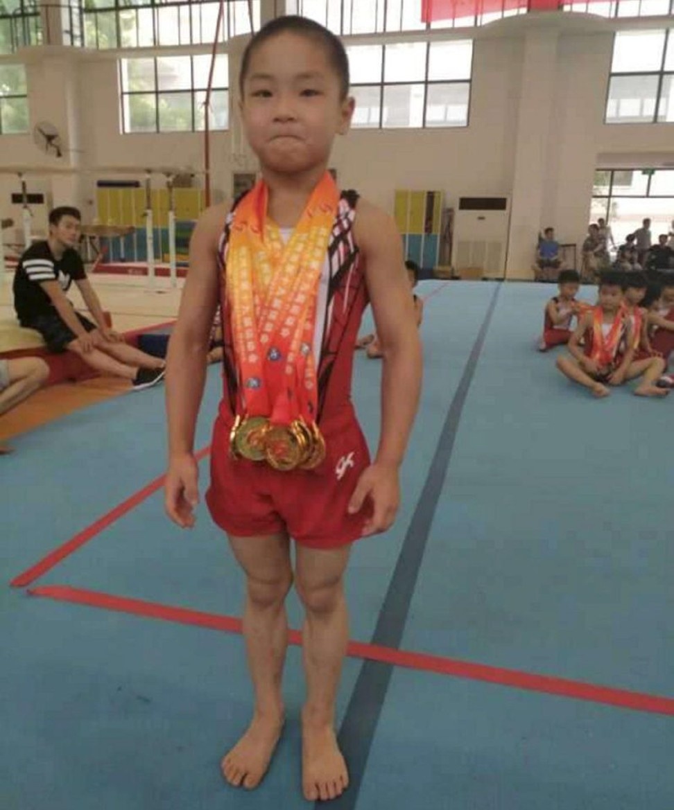 cậu bé cơ bắp ảnh 7 cau be co bap anh 7