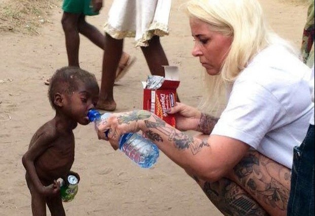 Cuoc song sau 4 nam duoc giai cuu cua 'cau be phu thuy' Nigeria hinh anh