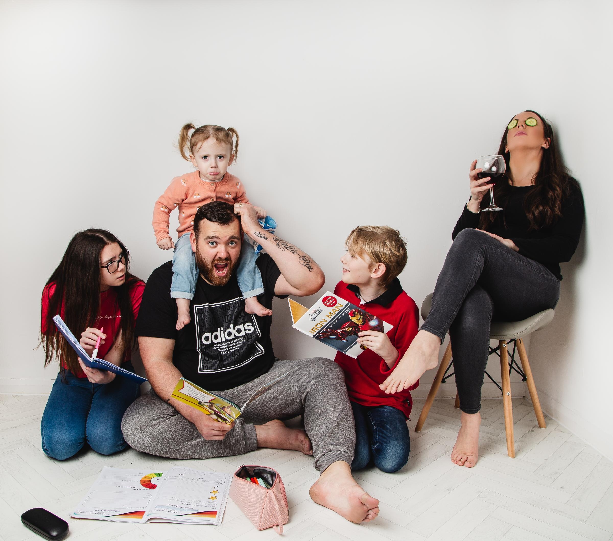 tro cap sinh con anh 4