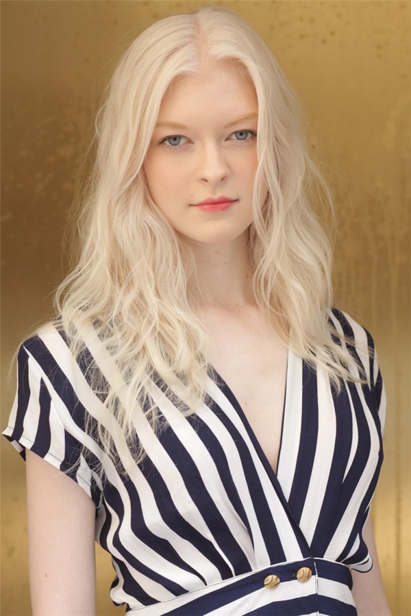 nguoi mau bach tang anh 4