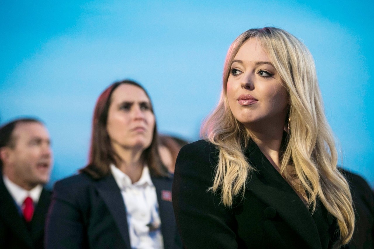 Cuoc song hoan toan khac biet so voi anh chi em cua Tiffany Trump hinh anh