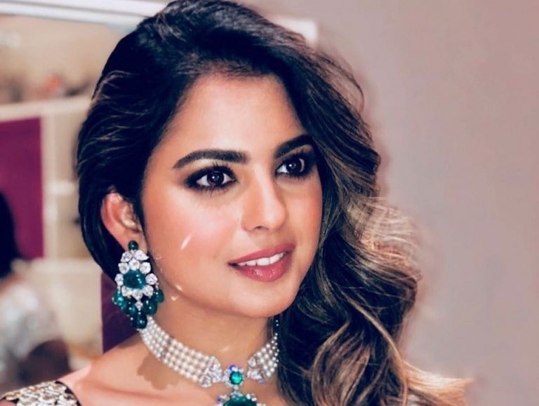 Loi song tiec tung xa hoa cua con gai ty phu giau nhat chau A hinh anh