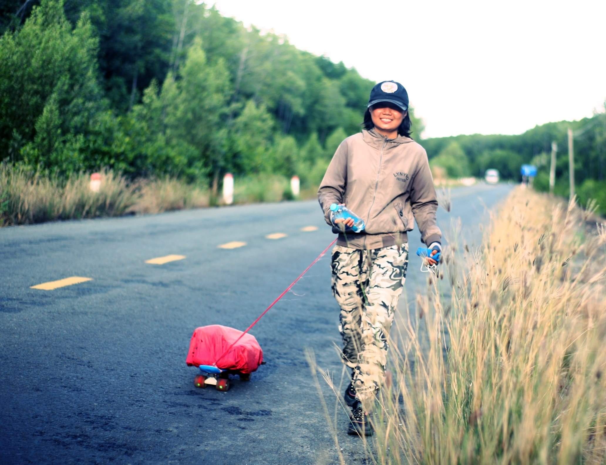 co gai di bo xuyen viet anh 1
