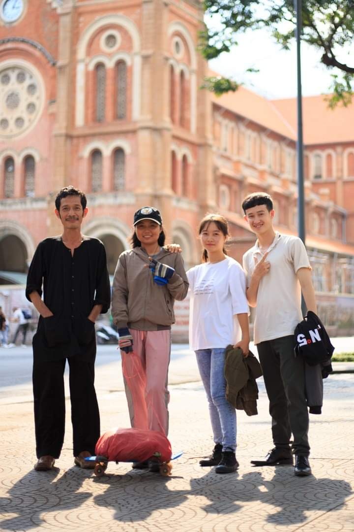 co gai di bo xuyen viet anh 5