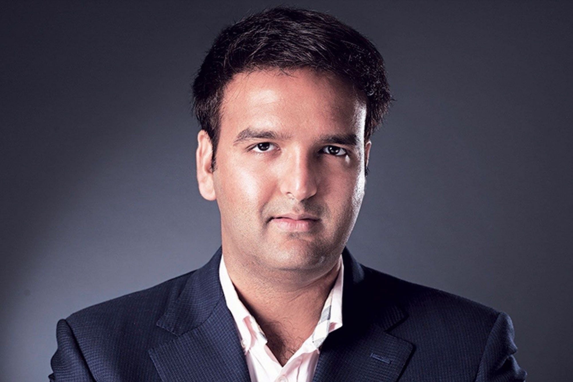 con trai ty phu An Do anh 2