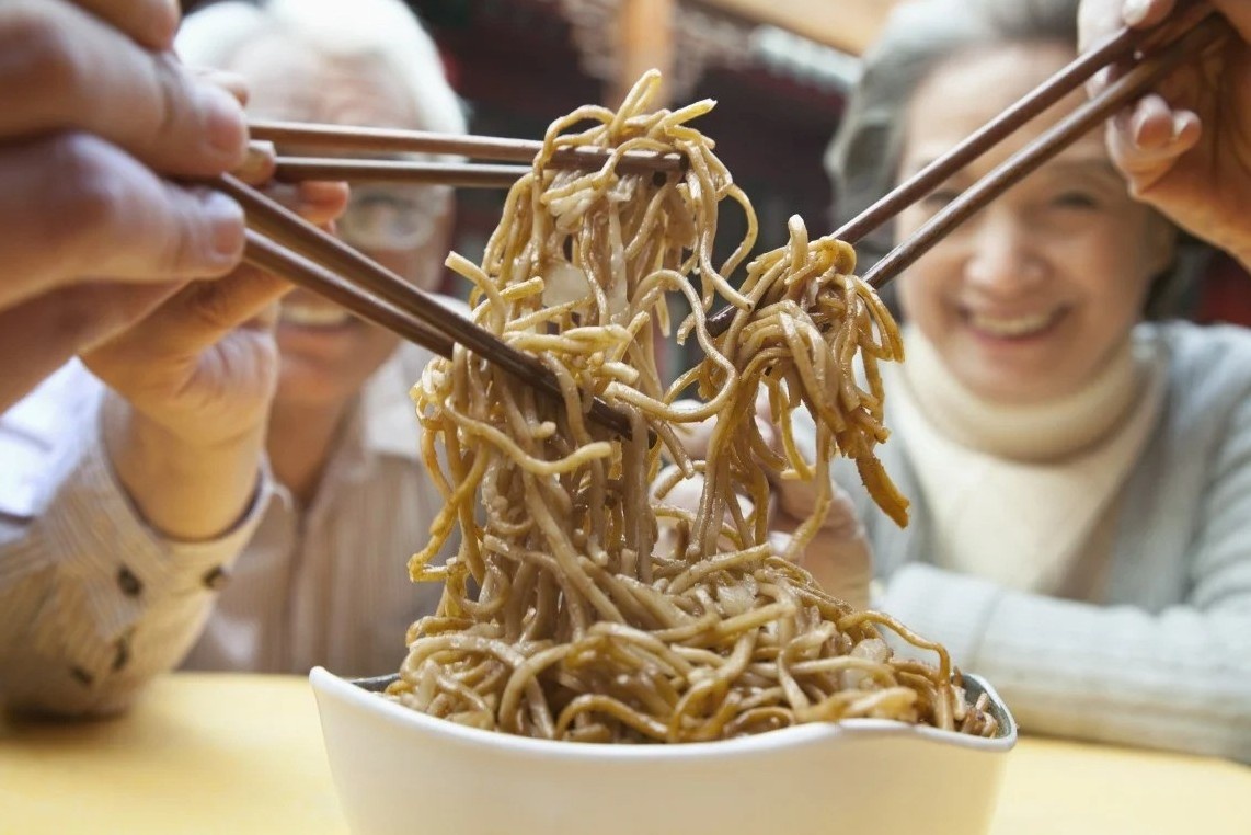 Khong chia se thuc an, nguoi Trung Quoc mong tranh tham hoa dich benh hinh anh