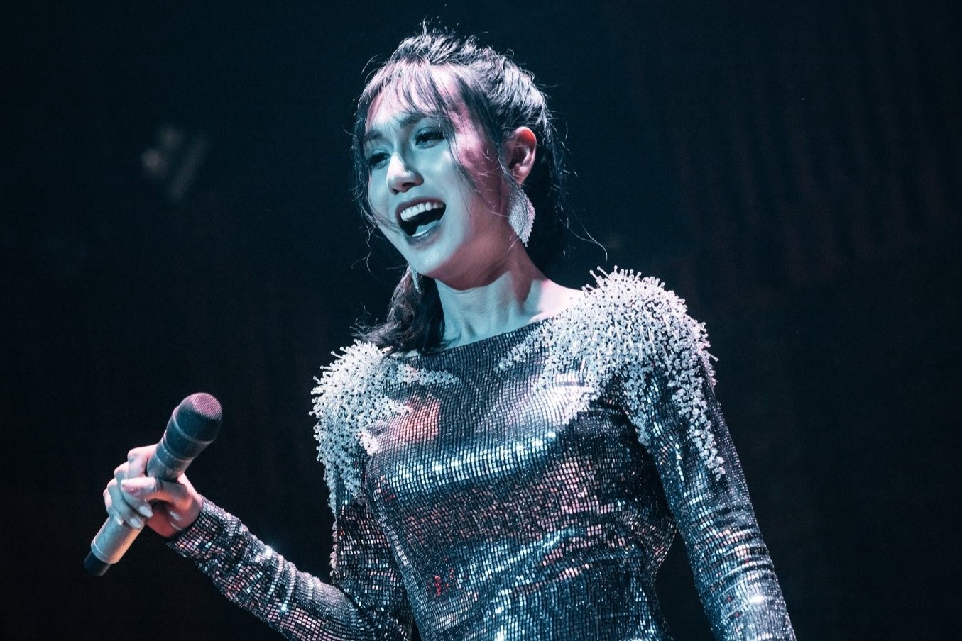 Lynk Lee bi miet thi - ly do phai dau tranh cho cong dong LGBT hinh anh