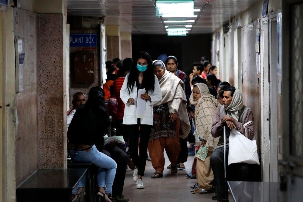 San phu qua doi sau khi bi 8 benh vien tu choi hinh anh