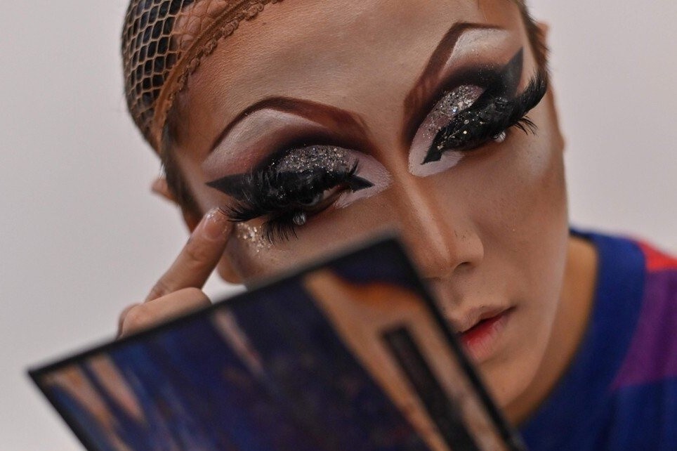 Drag queen - con duong buoc ra anh sang cua LGBT Trung Quoc hinh anh