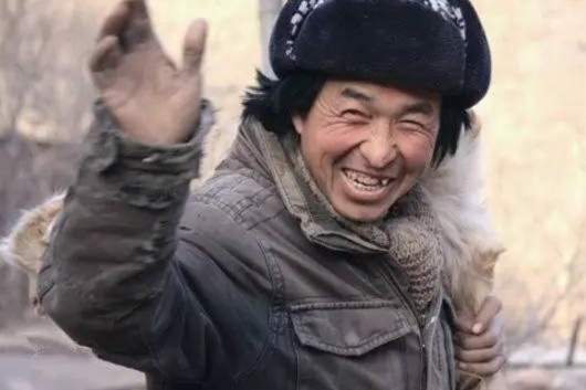 Giang vien Trung Quoc bo pho len nui, song nhu nguoi nguyen thuy hinh anh