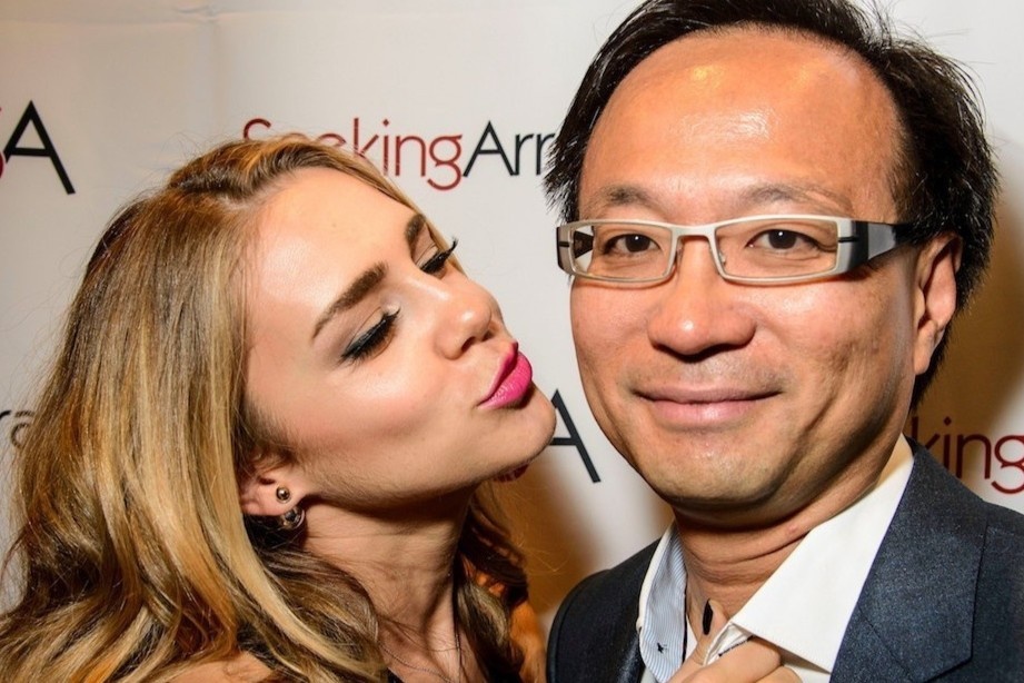 Cha de 'de che' sugar daddy tung la mot sach, tu ti va nhat gai hinh anh