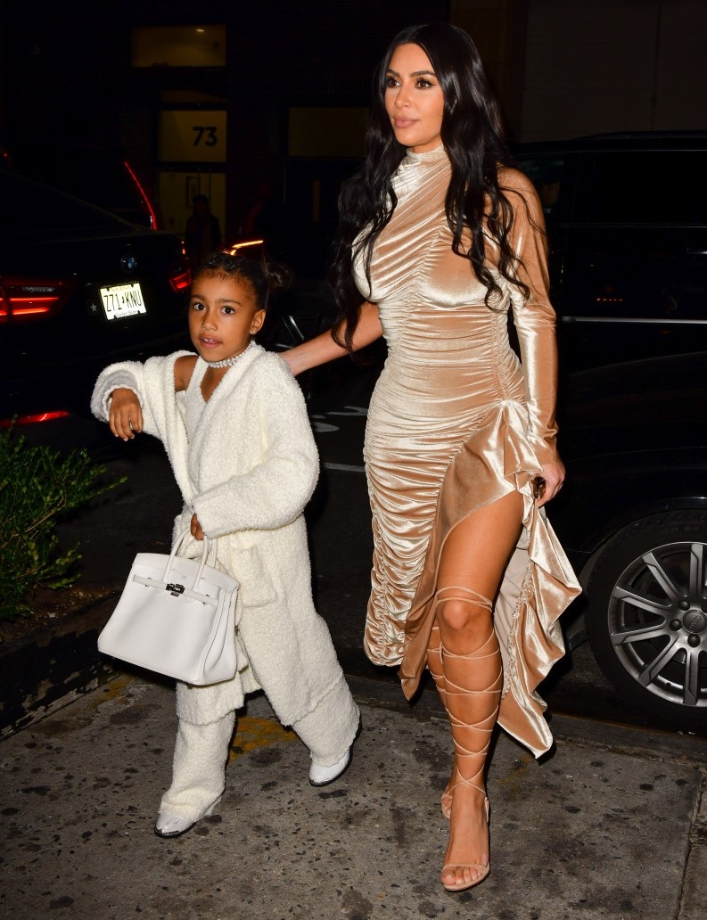 Kylie Jenner tặng quà cho con gái ảnh 7 Kylie Jenner tang qua cho con gai anh 7