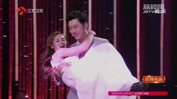 hot girl boc vac hong kong anh 3