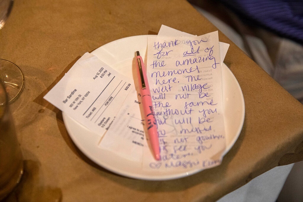 nha hang dong cua anh 2