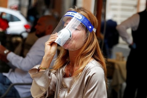 An bua cuoi o cac nha hang sap pha san vi Covid-19 hinh anh