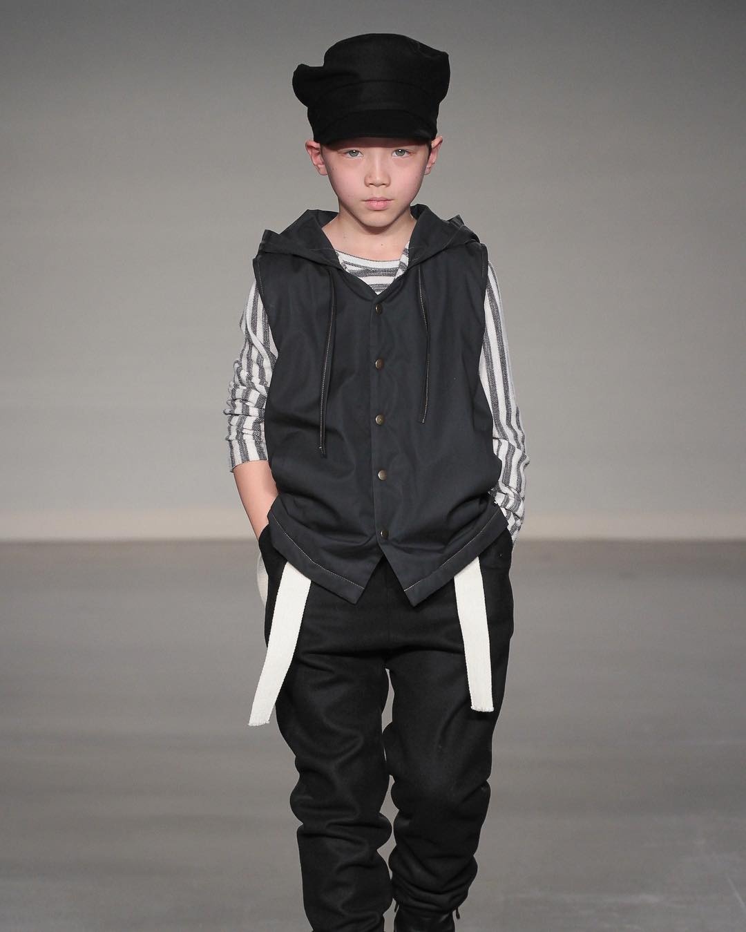 cậu bé phiên dịch Little Big Shots ảnh 6 cau be phien dich Little Big Shots anh 6
