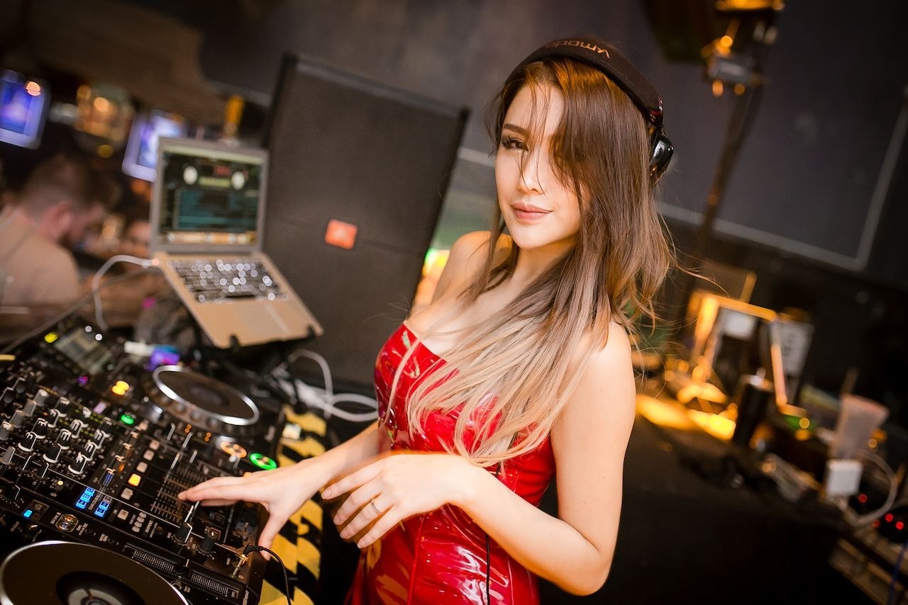 nu dj anh 1