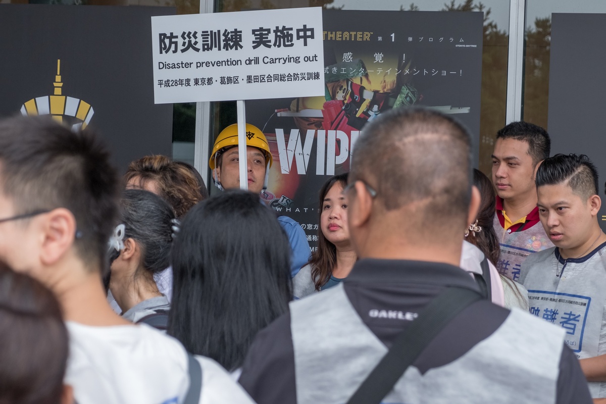 tre em hoc cach ung pho thien tai anh 5