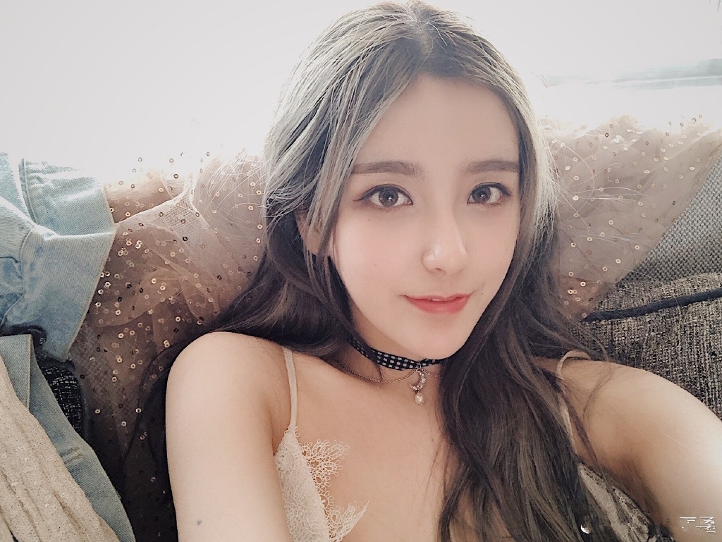 nu binh luan vien eSports anh 2