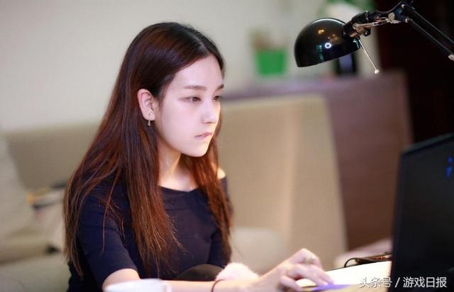 nu binh luan vien eSports anh 4