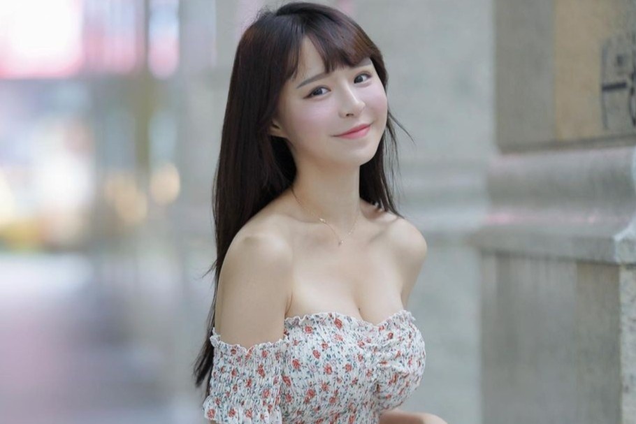 Nu streamer noi tieng Dai Loan hinh anh