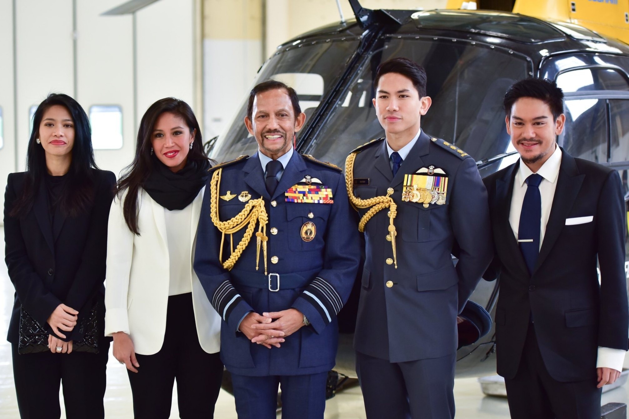 4 nguoi con noi tieng cua quoc vuong Brunei hinh anh