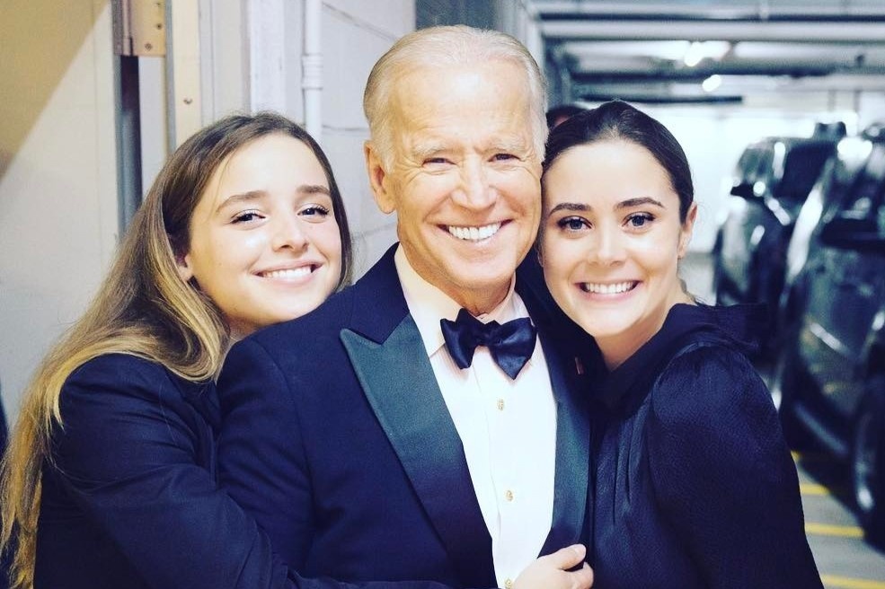 Con chau ong Joe Biden chuyen trang ca nhan sang che do rieng tu hinh anh