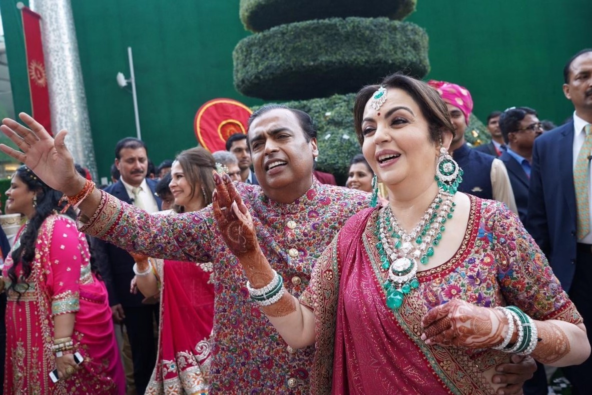 5 vu be boi chan dong cua gia toc giau nhat chau A hinh anh