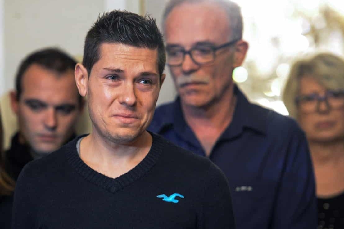 Dang sau vu chong sat hai vo o Phap hinh anh