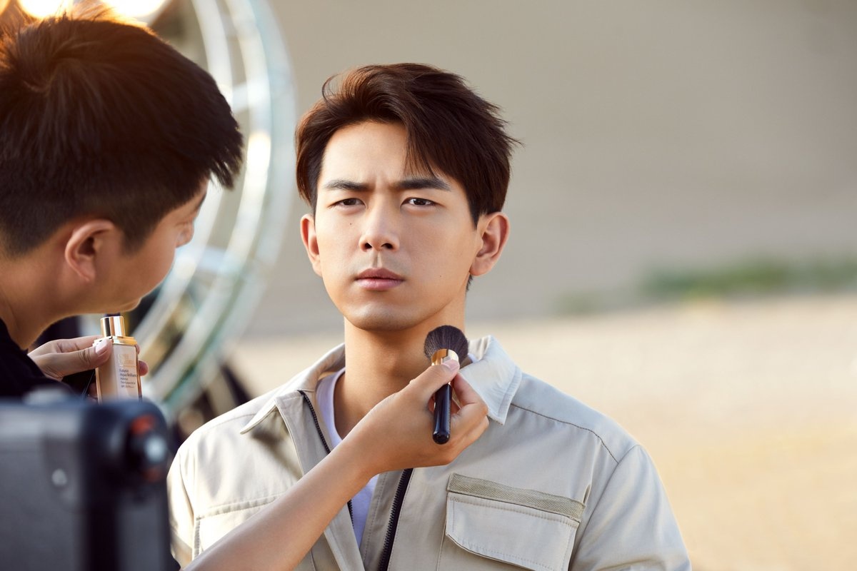 dan ong quang cao my pham anh 2