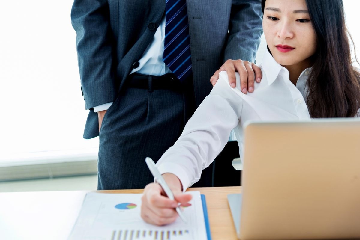 quấy rối nơi công sở ảnh 3 quay roi noi cong so anh 3